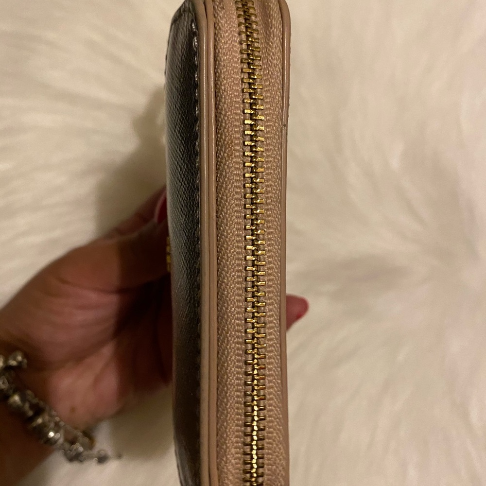 Wallet - Picture 2 of 4
